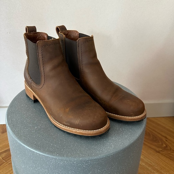 Portland Leather Brown Ankle Boots with Elastic Panels - Picture 1 of 4